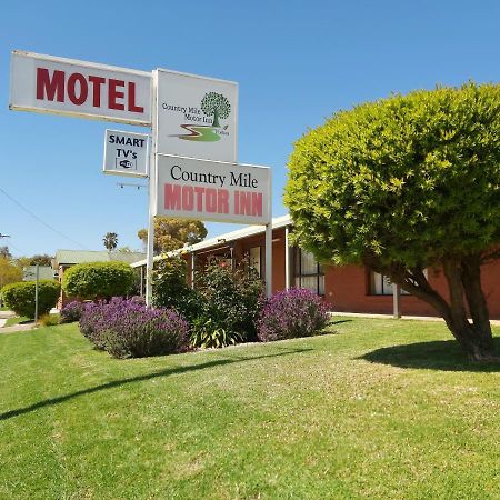 Country Mile Motor Inn Форбс Екстериор снимка
