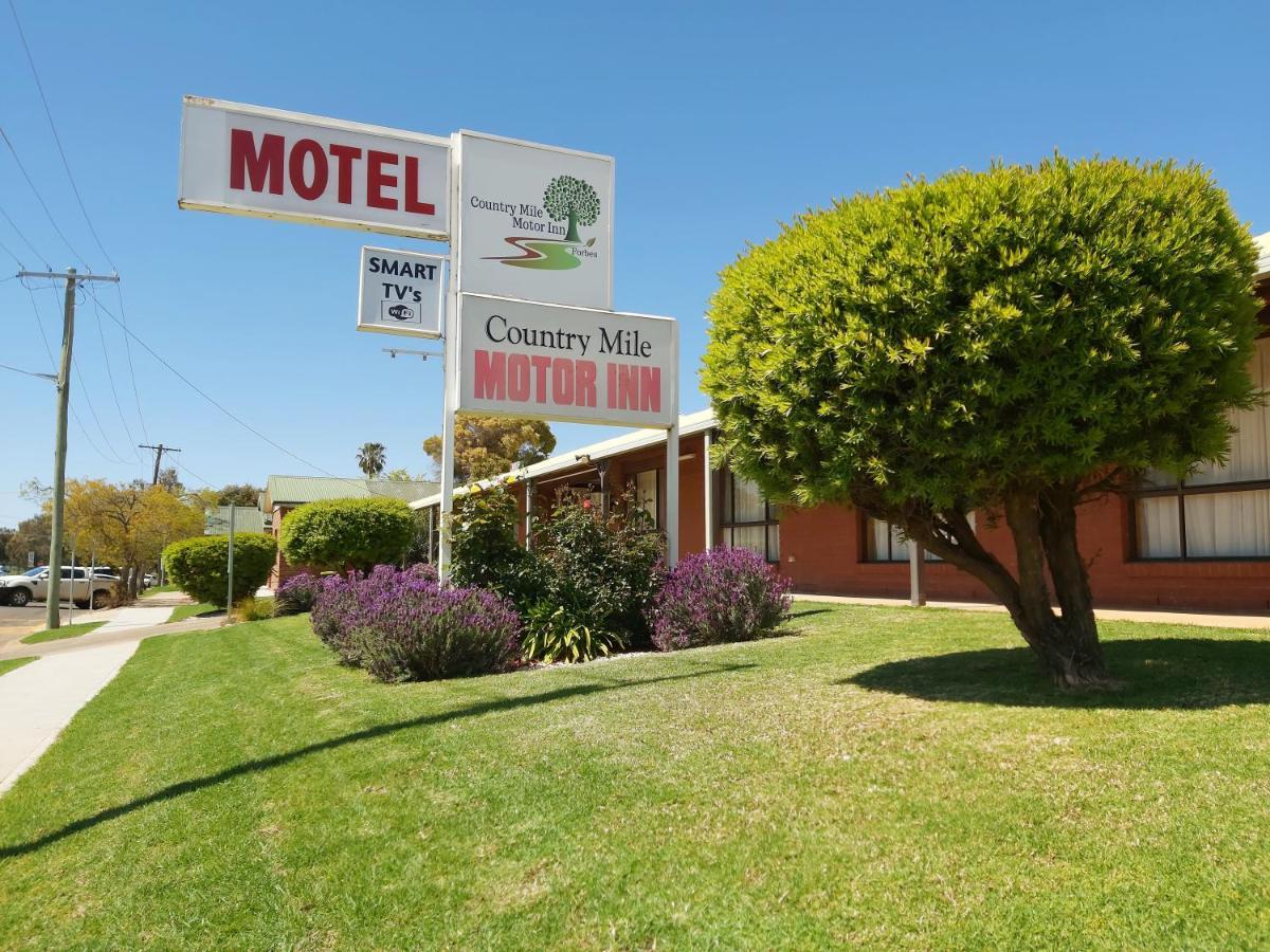 Country Mile Motor Inn Форбс Екстериор снимка