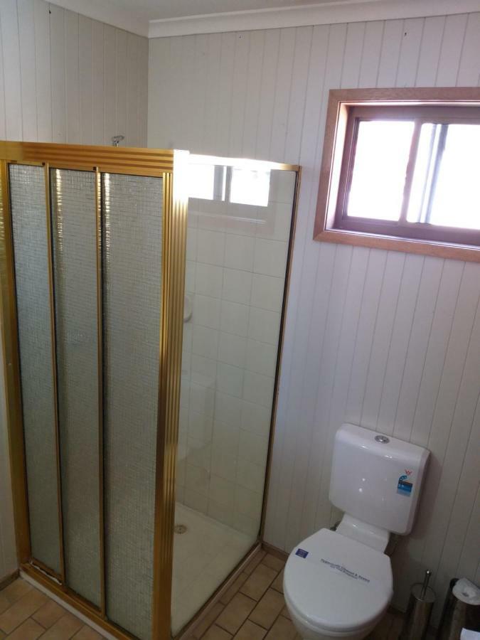 Country Mile Motor Inn Форбс Екстериор снимка